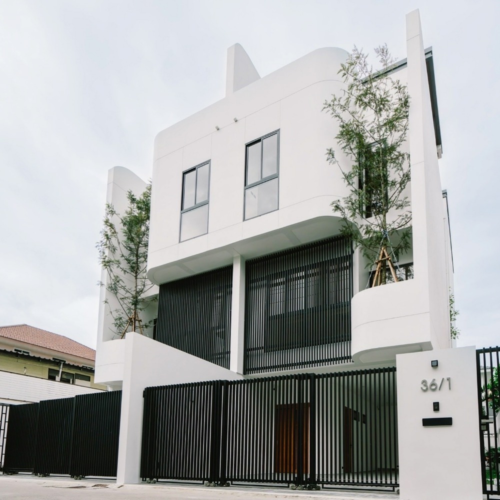ขายบ้านอ่อนนุช อุดมสุข : ขาย The Shade 101 ร่มเงา 101 บ้านแฝด 3.5 ชั้น พร้อมสระว่ายน้ำ บ้านใจกลางสุขุมวิท 101 ซอยปุณณวิถี 29  เริ่ม 17.9 ลบ.*