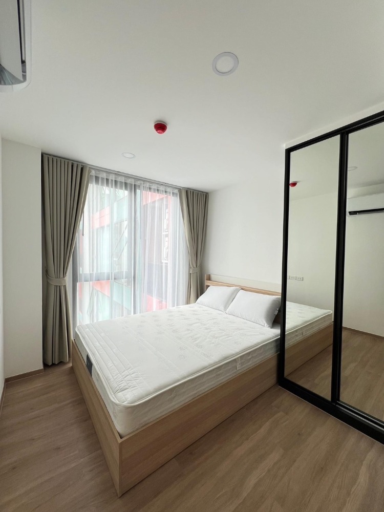 For rent Cybiq Ratchada 32, pool view, ready to move in immediately