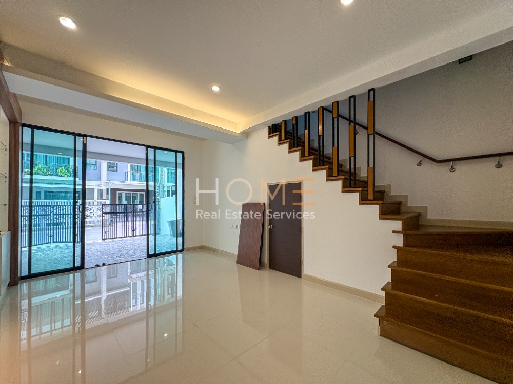 ขายทาวน์โฮมอ่อนนุช อุดมสุข : เบล็ส ทาวน์ สุขุมวิท 50 / 3 ห้องนอน (ขายพร้อมผู้เช่า), Bless Town Sukhumvit 50 / 3 Bedrooms (SALE WITH TENANT) PALM829