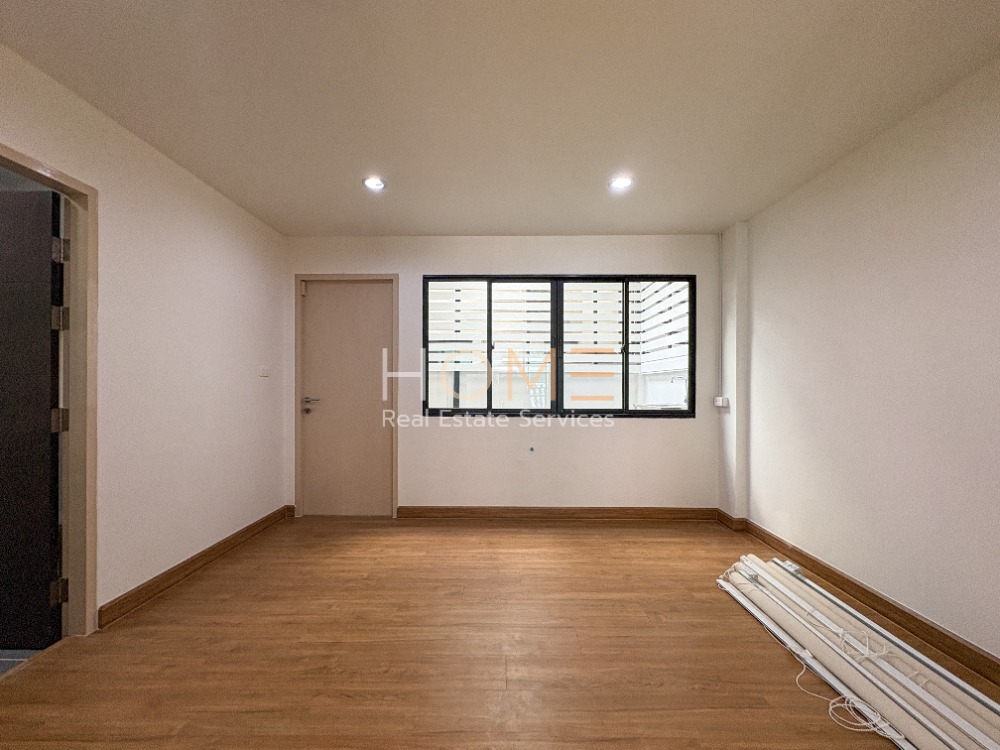 ขายทาวน์โฮมอ่อนนุช อุดมสุข : เบล็ส ทาวน์ สุขุมวิท 50 / 3 ห้องนอน (ขายพร้อมผู้เช่า), Bless Town Sukhumvit 50 / 3 Bedrooms (SALE WITH TENANT) PALM829