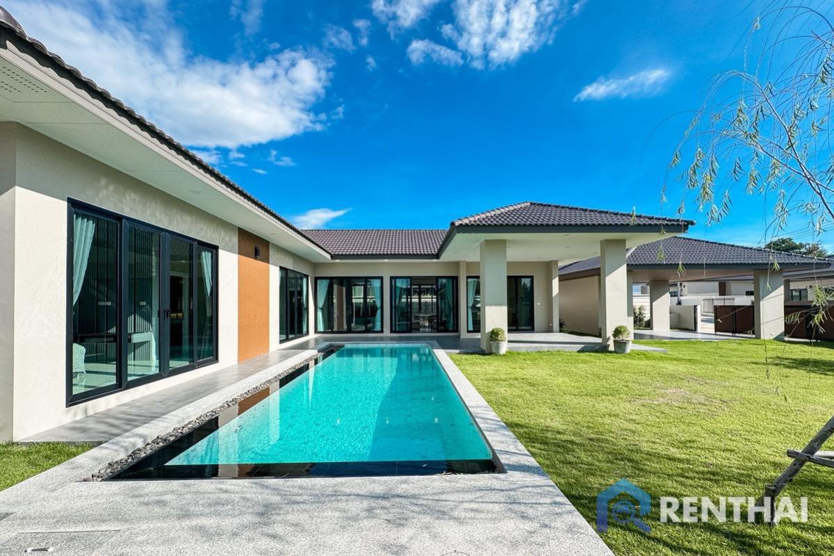 For SaleHousePattaya, Bangsaen, Chonburi : Special offer 3-Bedroom, 4-Bathroom Pool Villa in Pattaya