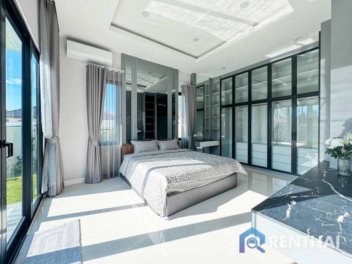 For SaleHousePattaya, Bangsaen, Chonburi : Special offer 3-Bedroom, 4-Bathroom Pool Villa in Pattaya