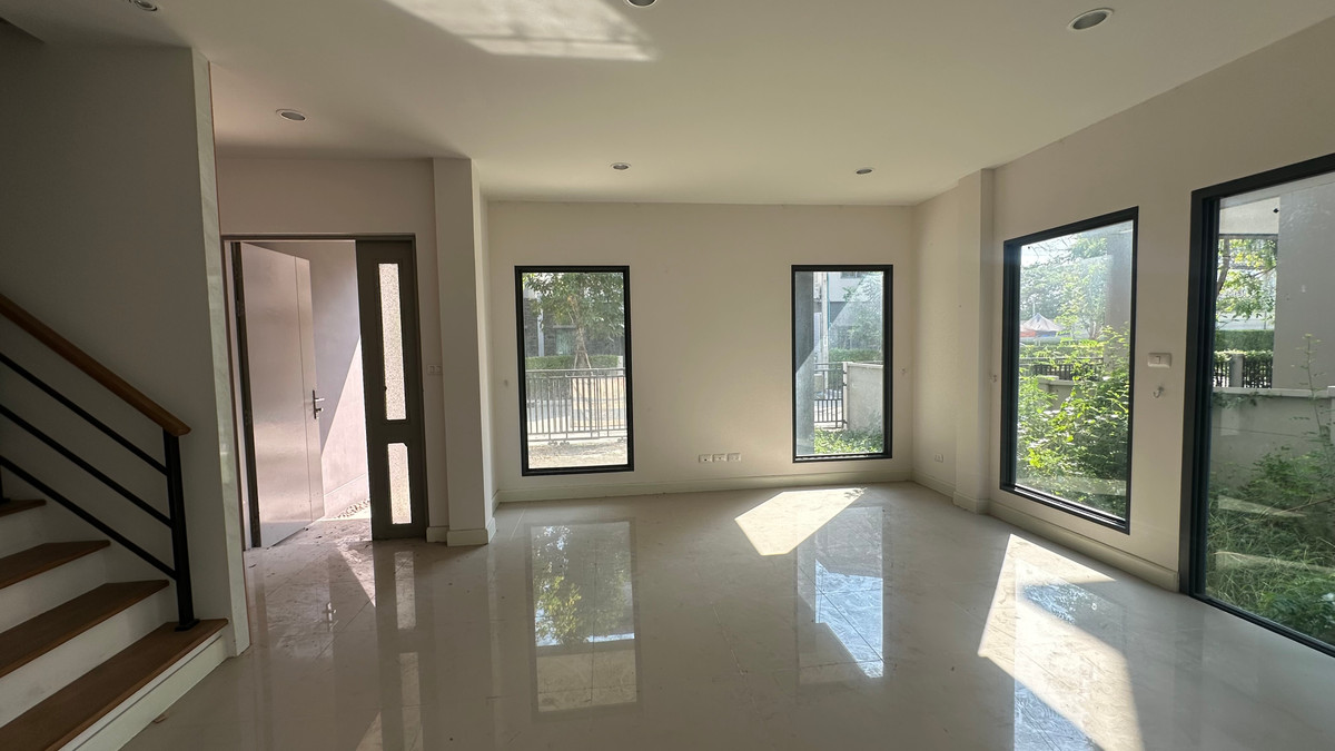 For SaleHouseLadkrabang, Suwannaphum Airport : For sale: semi-detached house, Baan Klang Muang, The Edition, Bangna-Wongwaen, 4 bedrooms, 4 bathrooms, 38.5 square wah