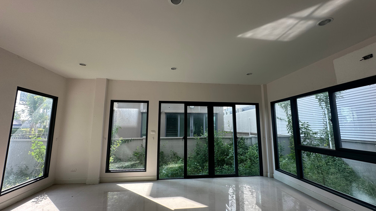 For SaleHouseLadkrabang, Suwannaphum Airport : For sale: semi-detached house, Baan Klang Muang, The Edition, Bangna-Wongwaen, 4 bedrooms, 4 bathrooms, 38.5 square wah