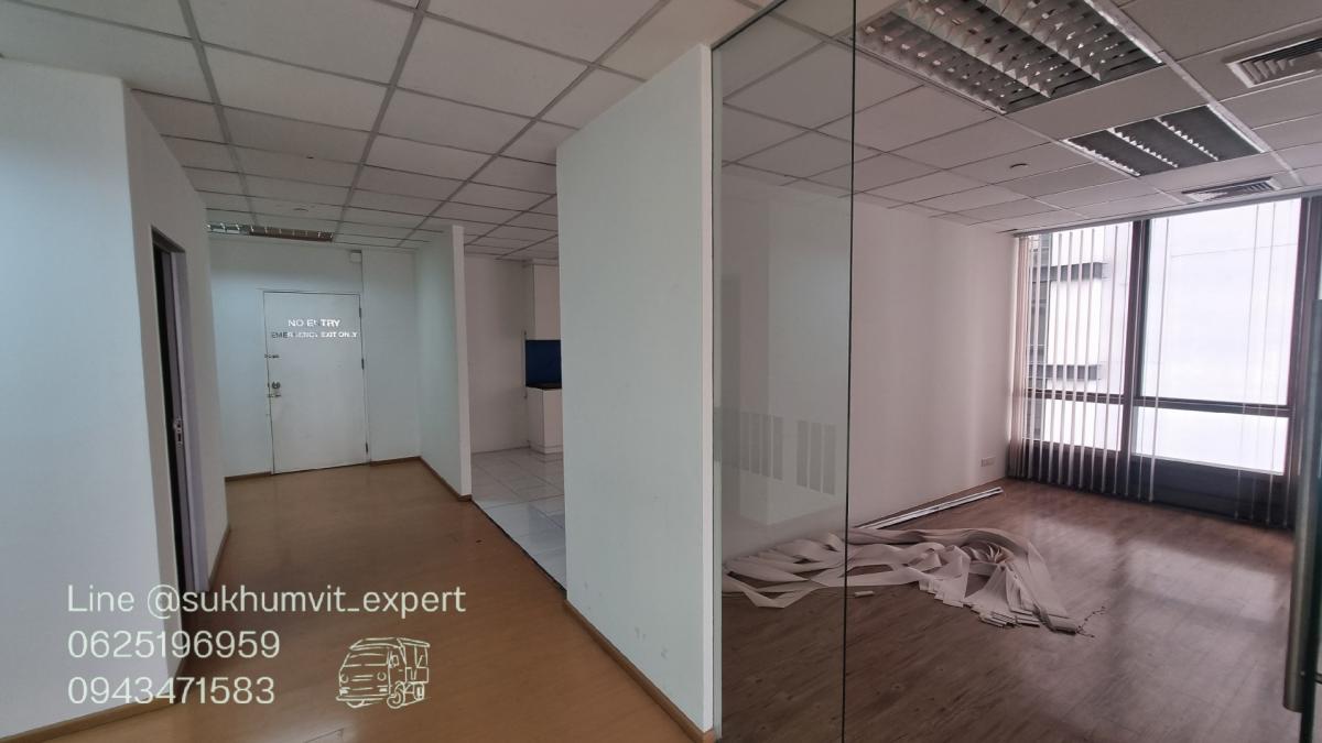 For RentOfficeSukhumvit, Asoke, Thonglor : Asoke Montri office for rent 180 square meters 550 baht/square meter, good location, beautifully decorated
