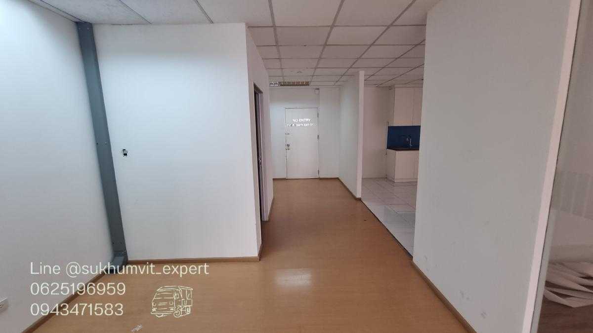 For RentOfficeSukhumvit, Asoke, Thonglor : Asoke Montri office for rent 180 square meters 550 baht/square meter, good location, beautifully decorated