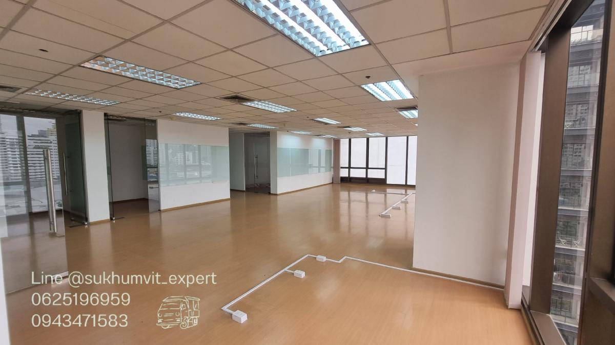 For RentOfficeSukhumvit, Asoke, Thonglor : Asoke Montri office for rent 180 square meters 550 baht/square meter, good location, beautifully decorated
