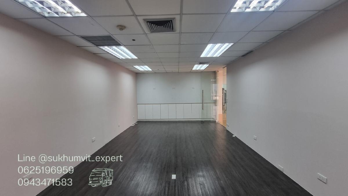 For RentOfficeSukhumvit, Asoke, Thonglor : Asoke Montri office for rent 180 square meters 550 baht/square meter, good location, beautifully decorated
