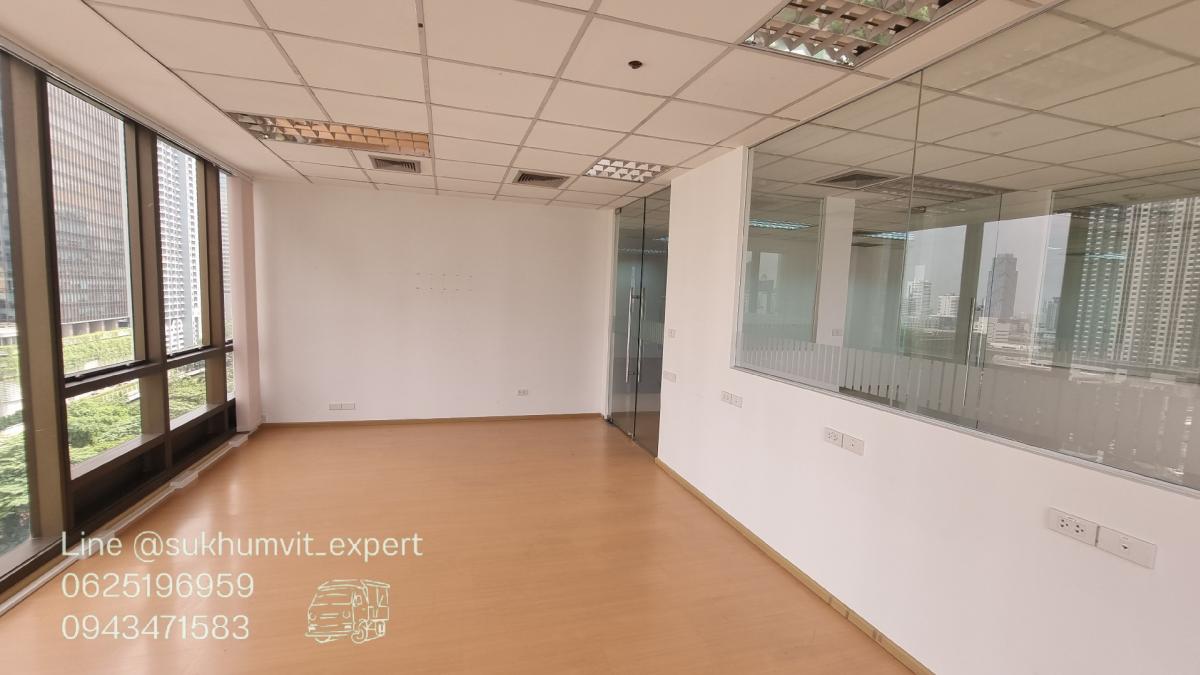 For RentOfficeSukhumvit, Asoke, Thonglor : Asoke Montri office for rent 180 square meters 550 baht/square meter, good location, beautifully decorated