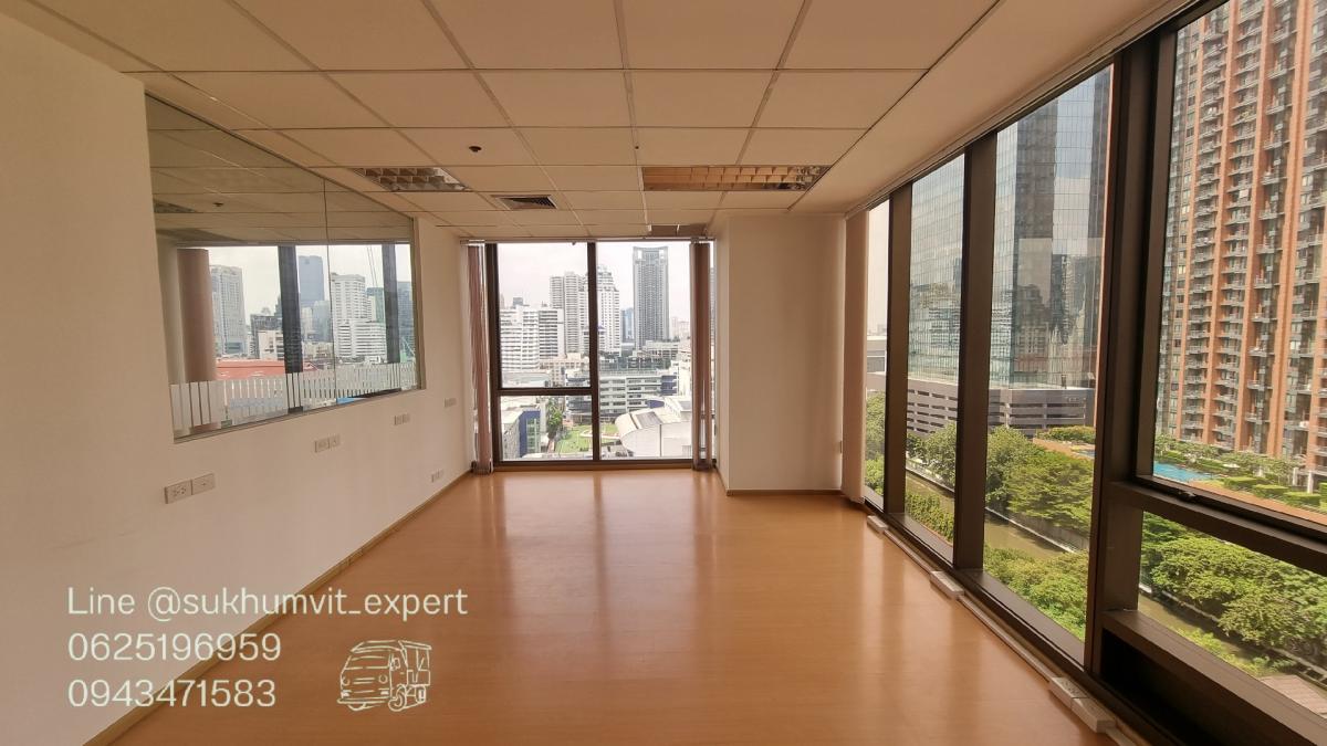For RentOfficeSukhumvit, Asoke, Thonglor : Asoke Montri office for rent 180 square meters 550 baht/square meter, good location, beautifully decorated