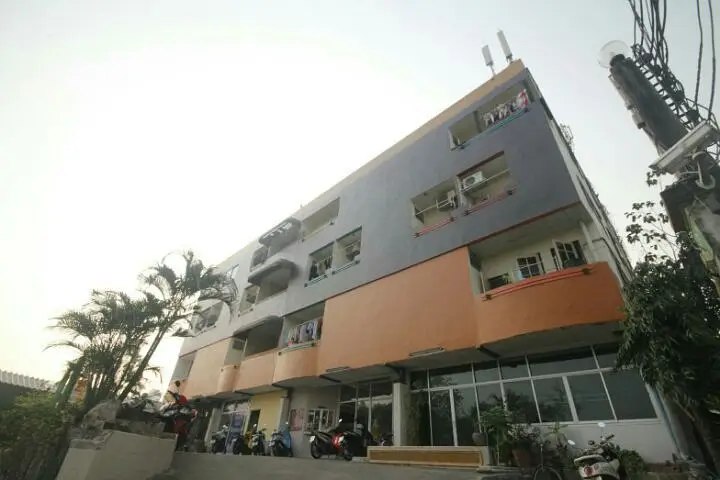For SaleHotel&Apartment BusinessPattanakan, Srinakarin : Apartment for Sale, 4 storey 50 rooms near Paradise Park and BTS Suan Luang Rama IX