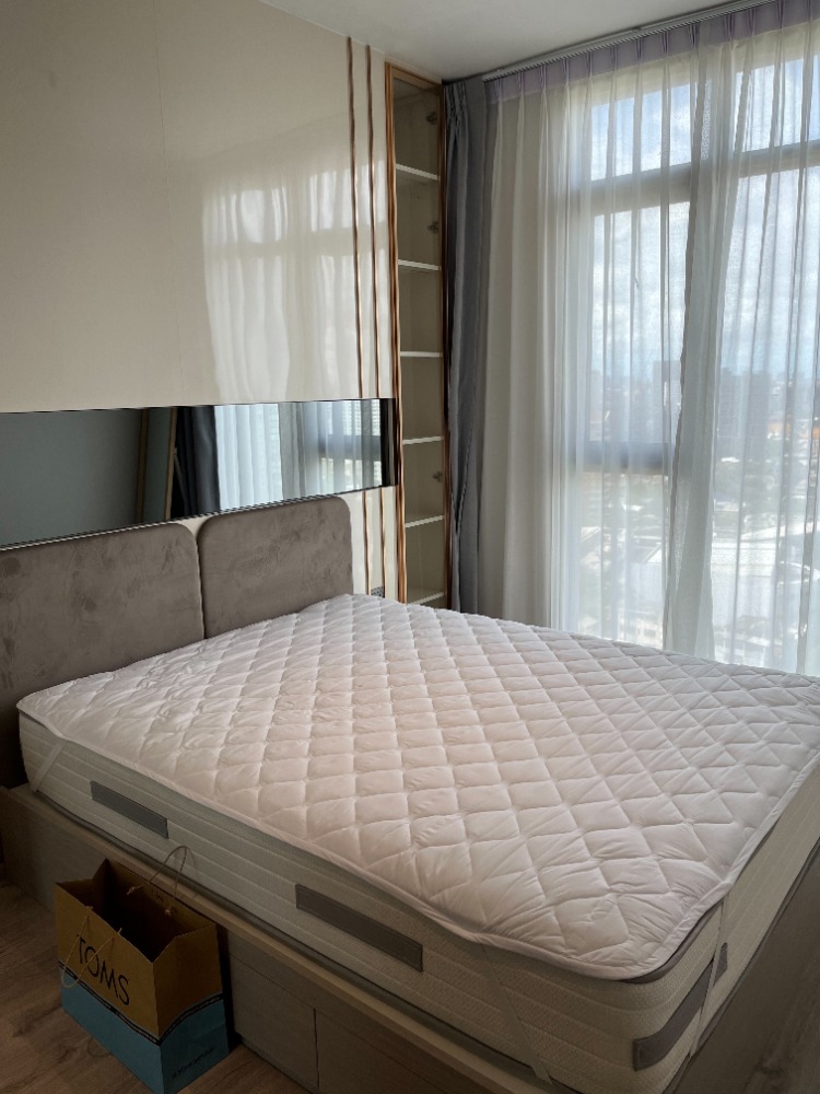 ให้เช่าคอนโดสุขุมวิท อโศก ทองหล่อ : (for rent) RHYTHM Ekkamai Estate ใกล้รถไฟฟ้า BTS เอกมัย