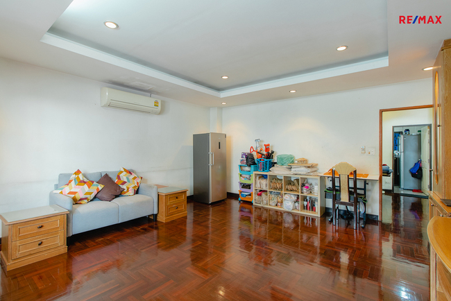 ขายบ้านวงเวียนใหญ่ เจริญนคร : (ขายด่วน) 🔥🌟ขายบ้านเดี่ยวใกล้ตลาดท่าดินแดง ซอยสมเด็จเจ้าพระยา 12(ซอยสิทธิเกษม) คลองสาน เดินทางสะดวก BTS สายสีทอง 68.5 ตร.ว. ราคา 11 ล้านบาท 🌟🔥