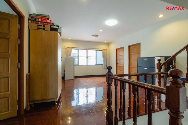 ขายบ้านวงเวียนใหญ่ เจริญนคร : (ขายด่วน) 🔥🌟ขายบ้านเดี่ยวใกล้ตลาดท่าดินแดง ซอยสมเด็จเจ้าพระยา 12(ซอยสิทธิเกษม) คลองสาน เดินทางสะดวก BTS สายสีทอง 68.5 ตร.ว. ราคา 11 ล้านบาท 🌟🔥