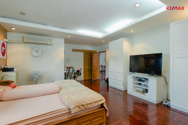 ขายบ้านวงเวียนใหญ่ เจริญนคร : (ขายด่วน) 🔥🌟ขายบ้านเดี่ยวใกล้ตลาดท่าดินแดง ซอยสมเด็จเจ้าพระยา 12(ซอยสิทธิเกษม) คลองสาน เดินทางสะดวก BTS สายสีทอง 68.5 ตร.ว. ราคา 11 ล้านบาท 🌟🔥