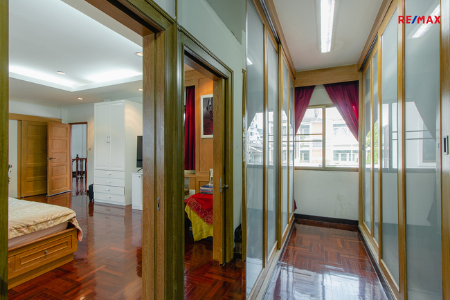 ขายบ้านวงเวียนใหญ่ เจริญนคร : (ขายด่วน) 🔥🌟ขายบ้านเดี่ยวใกล้ตลาดท่าดินแดง ซอยสมเด็จเจ้าพระยา 12(ซอยสิทธิเกษม) คลองสาน เดินทางสะดวก BTS สายสีทอง 68.5 ตร.ว. ราคา 11 ล้านบาท 🌟🔥