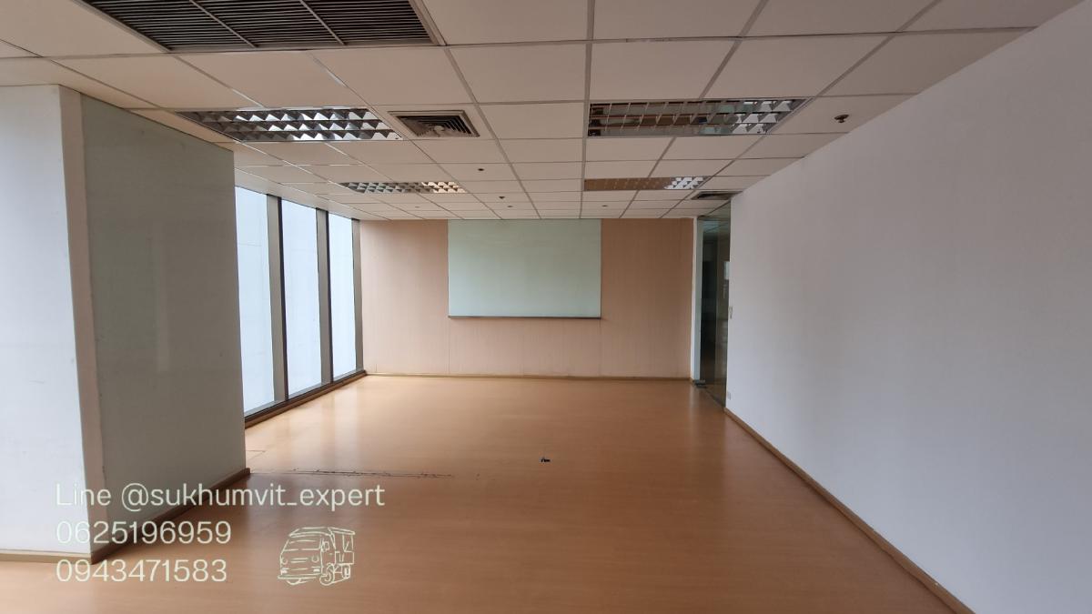 For RentOfficeSukhumvit, Asoke, Thonglor : Asoke Montri office for rent 565 sq.m. good location, good condition