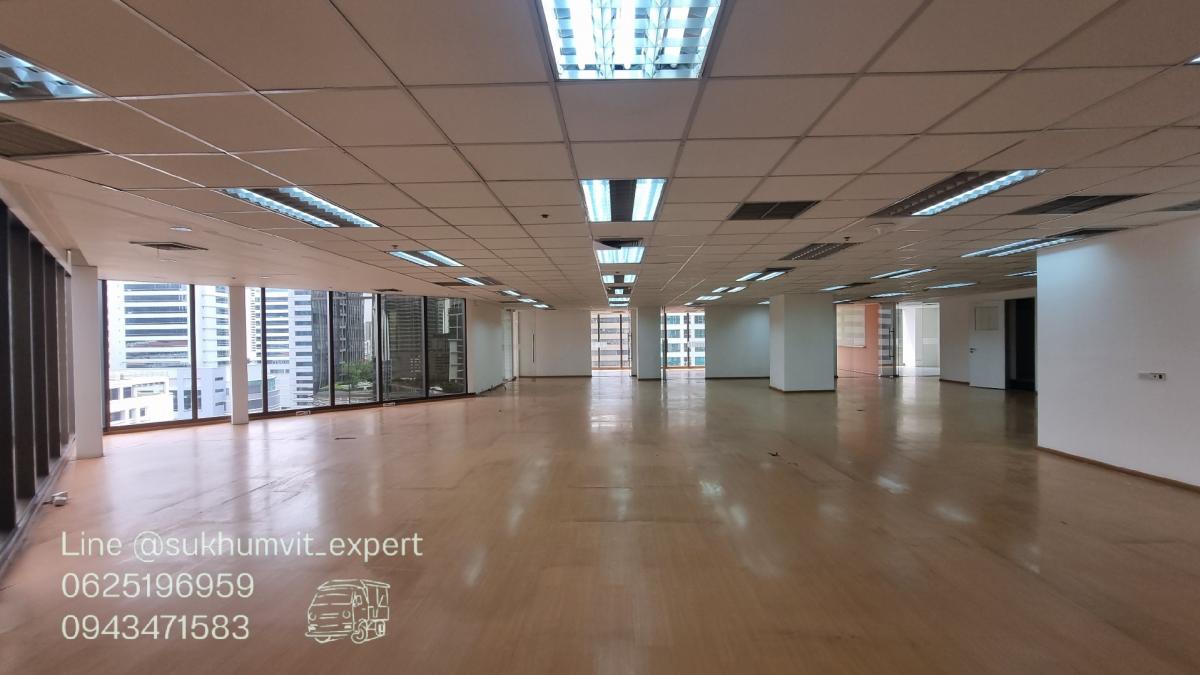 For RentOfficeSukhumvit, Asoke, Thonglor : Asoke Montri office for rent 565 sq.m. good location, good condition