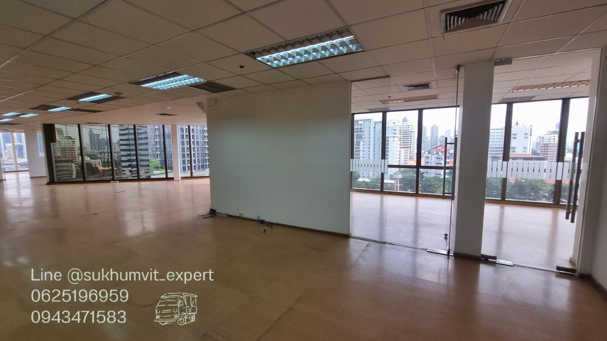For RentOfficeSukhumvit, Asoke, Thonglor : Asoke Montri office for rent 565 sq.m. good location, good condition