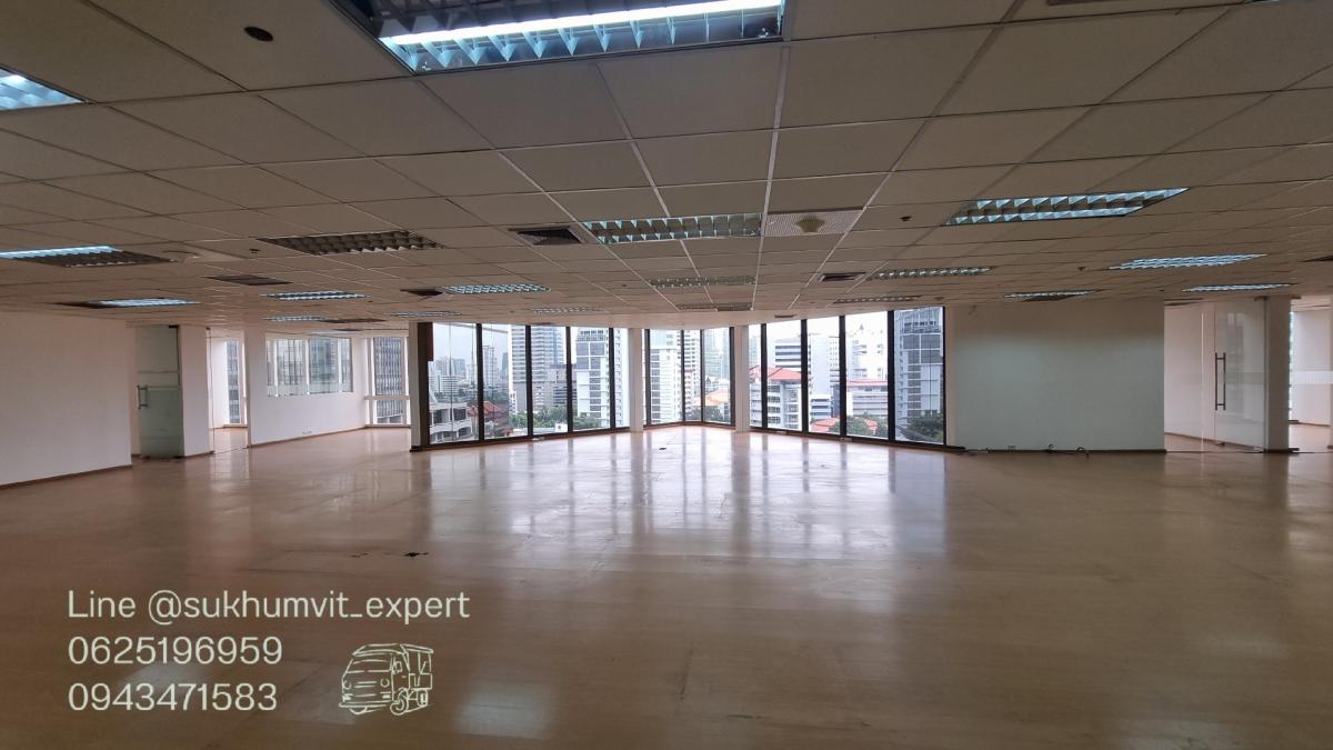 For RentOfficeSukhumvit, Asoke, Thonglor : Asoke Montri office for rent 565 sq.m. good location, good condition