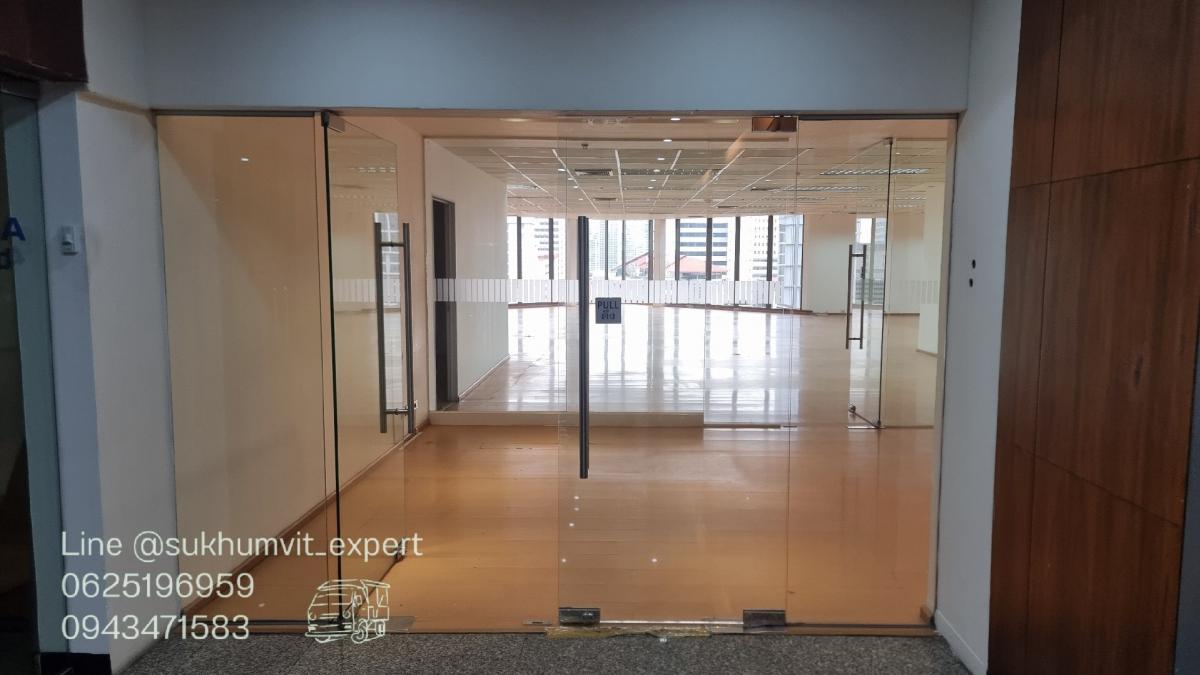 For RentOfficeSukhumvit, Asoke, Thonglor : Asoke Montri office for rent 565 sq.m. good location, good condition