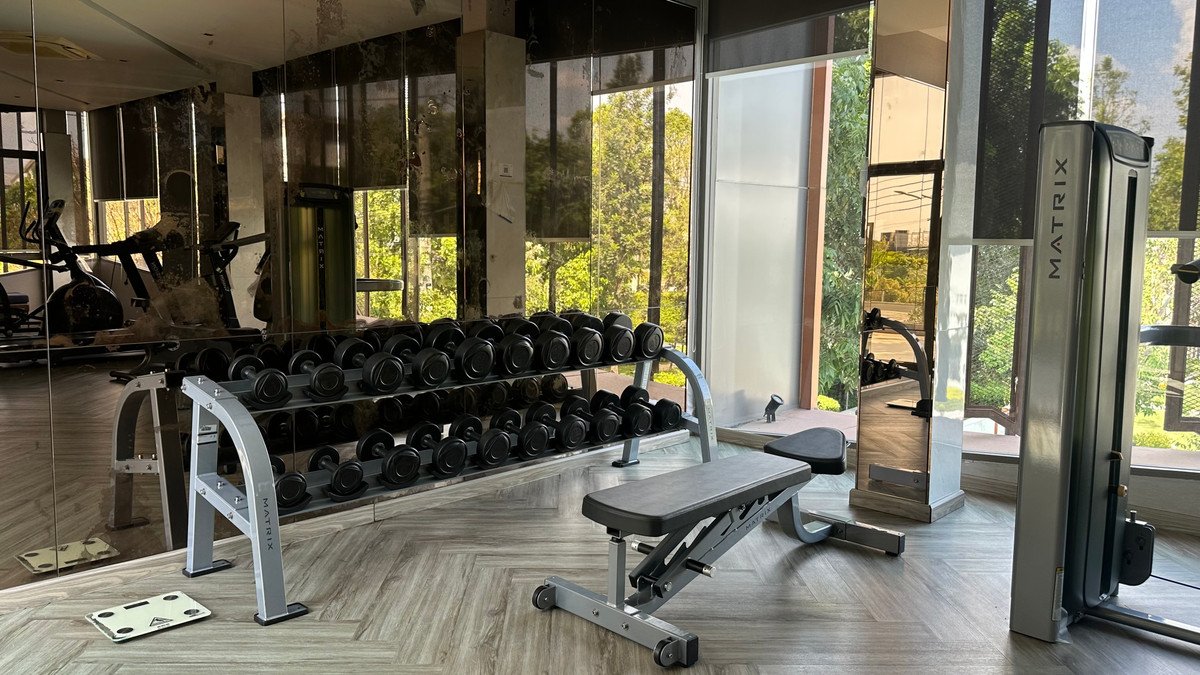 For SaleHouseLadkrabang, Suwannaphum Airport : For sale: semi-detached house, Baan Klang Muang, The Edition, Bangna-Wongwaen, 4 bedrooms, 4 bathrooms, 38.5 square wah