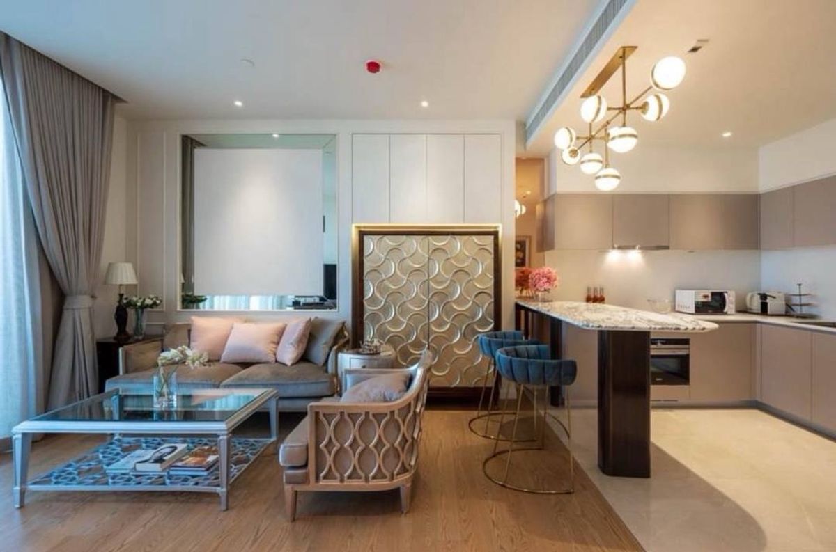 For RentCondoWongwianyai, Charoennakor : 🔥HOT DEAL 🔥 BACK TO THE MARKET Condo for rent in the heart of Sathorn, Charoen Nakhon, next to ICON Siam shopping mall, beautiful Chao Phraya River view and unblocked city view, Magnolias Waterfront Residences, 3 bedroom, 3 bathroom condo, with large balc