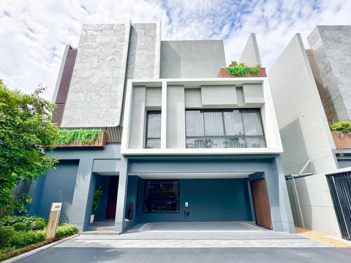 ขายบ้านพัฒนาการ ศรีนครินทร์ : 𝐇𝐎𝐓 𝐃𝐄𝐀𝐋 BuGaan Krungthep Kreetha |4Bed 5Bath |  38,000,000 M. นัดชมโครงการ 086-795-9997 (จิมมี่)