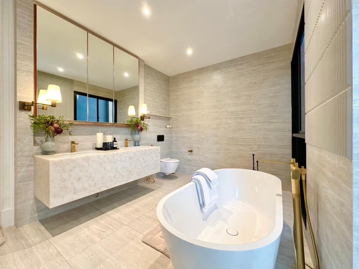 For SaleHousePattanakan, Srinakarin : HOT KALE BuGaan Krungthep Kreetha |4Bed 5Bath | 38,000,000 M. Make an appointment to view the project 086-795-9997 (Jimmy)