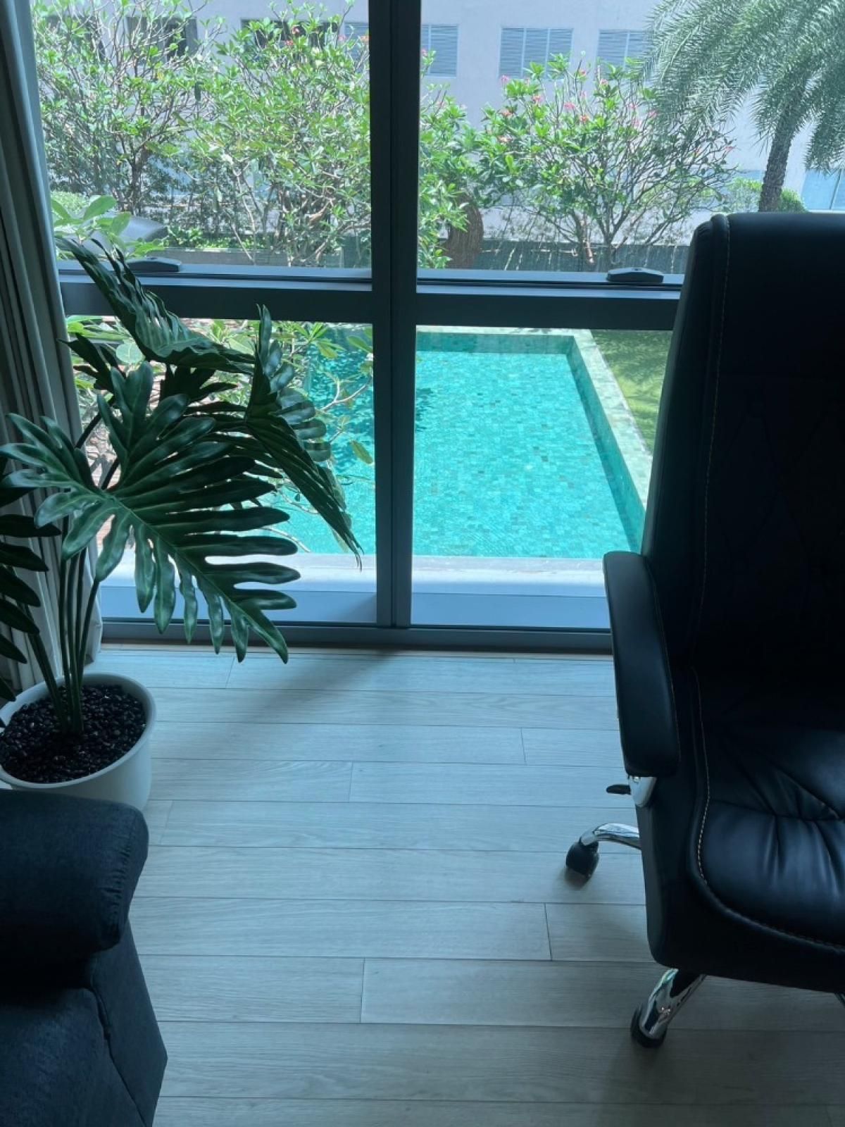 ขายคอนโดสุขุมวิท อโศก ทองหล่อ : ขายคอนโด  เดอะ รูม สุขุมวิท 21 ดูเพล็กซ์ ชั้นสูง BTS-อโศก คลองเตยเหนือ เขต วัฒนา กรุงเทพ CX-23408 (S)