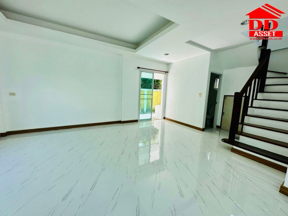For SaleHousePathum Thani,Rangsit, Thammasat : Urgent sale, Inglada Village, Lam Luk Ka, Khlong 4, near Dream World, Rangsit, near Kanchanaphisek Ring Road, Lat Sawai, Code: H8117