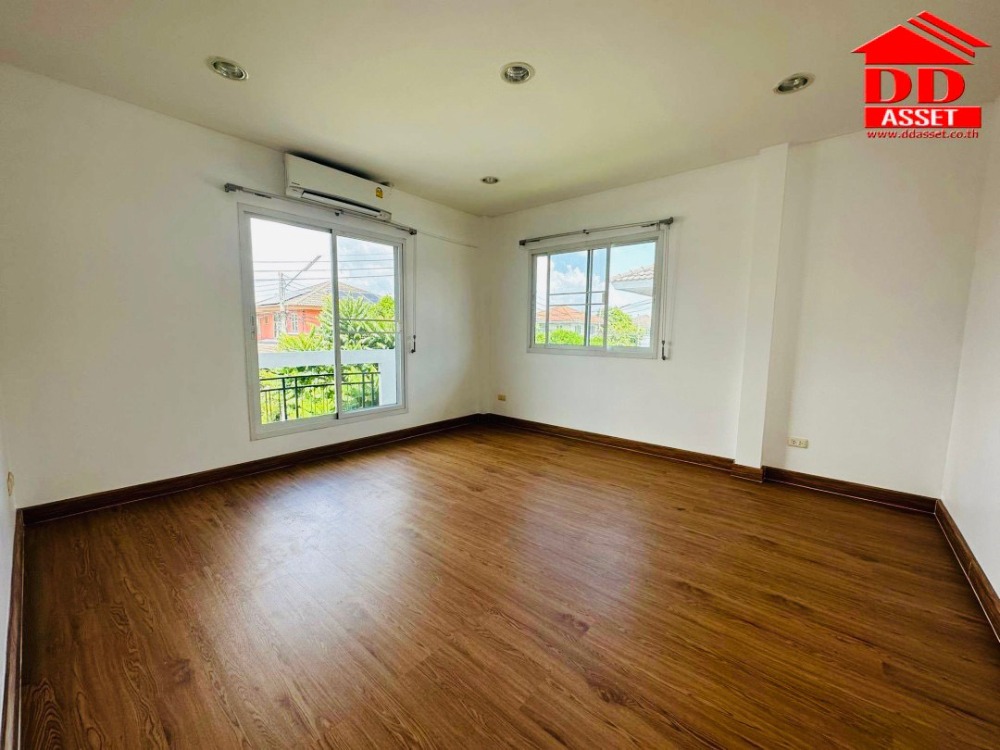 For SaleHousePathum Thani,Rangsit, Thammasat : Urgent sale, Inglada Village, Lam Luk Ka, Khlong 4, near Dream World, Rangsit, near Kanchanaphisek Ring Road, Lat Sawai, Code: H8117