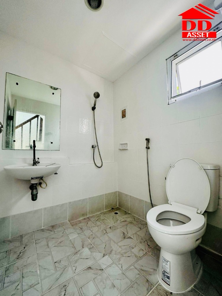 For SaleHousePathum Thani,Rangsit, Thammasat : Urgent sale, Inglada Village, Lam Luk Ka, Khlong 4, near Dream World, Rangsit, near Kanchanaphisek Ring Road, Lat Sawai, Code: H8117