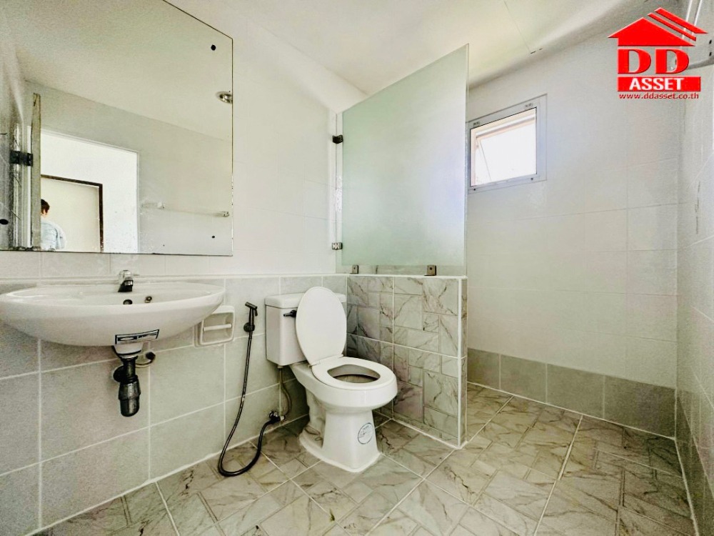 For SaleHousePathum Thani,Rangsit, Thammasat : Urgent sale, Inglada Village, Lam Luk Ka, Khlong 4, near Dream World, Rangsit, near Kanchanaphisek Ring Road, Lat Sawai, Code: H8117