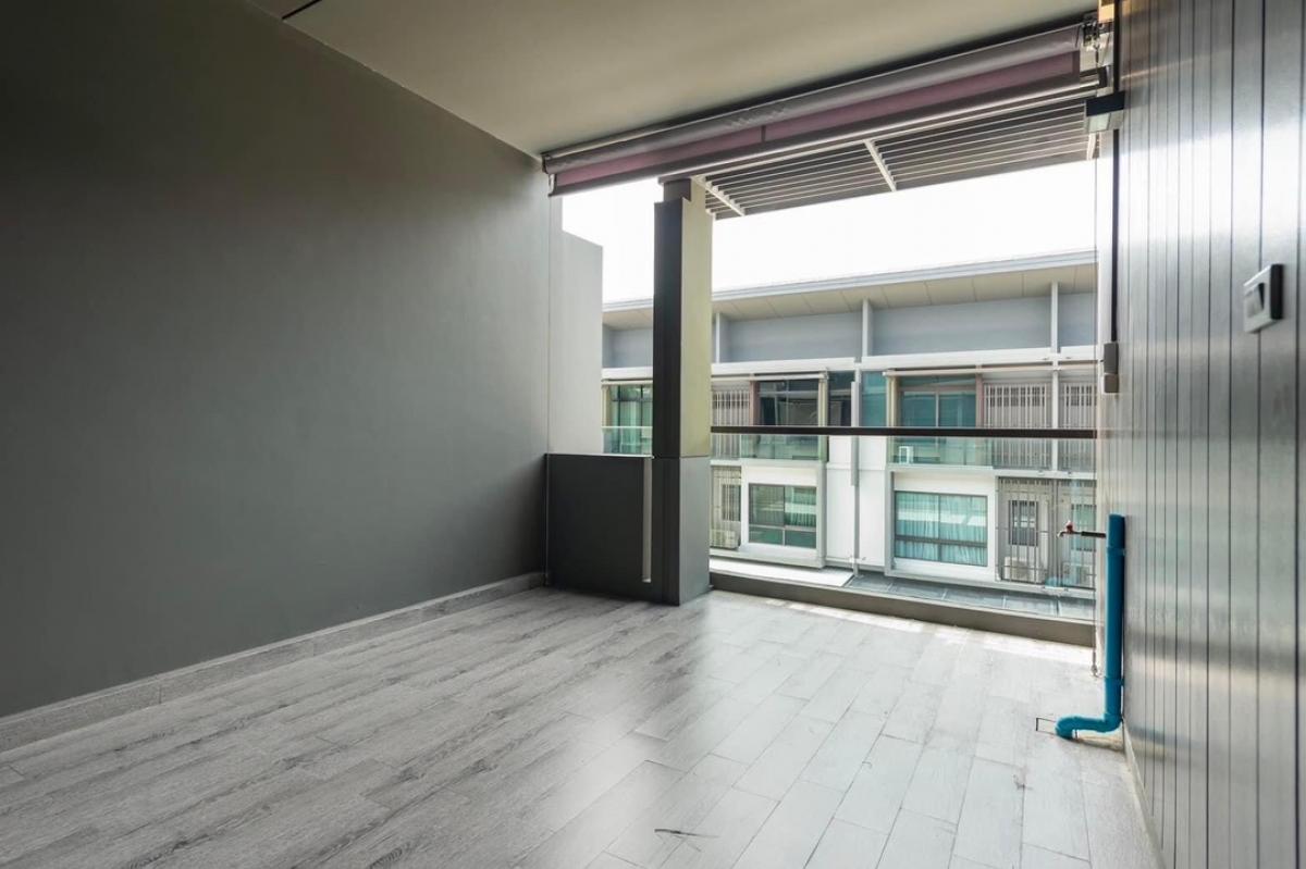 ให้เช่าทาวน์โฮมเกษตร นวมินทร์ ลาดปลาเค้า : 📢👇Townhouse at The Landmark Ekamai Ramindra , 3 Storey , nice decoration, easily traveling in many routes , near Central Eastville