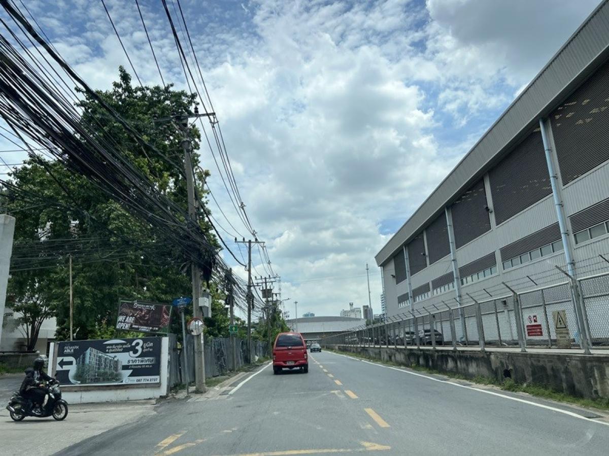 For SaleLandRama9, Petchburi, RCA : Urgent sale, research center land, 300 square wah, cheapest price now, only 360,000 baht/square wah! You wont find this price again.