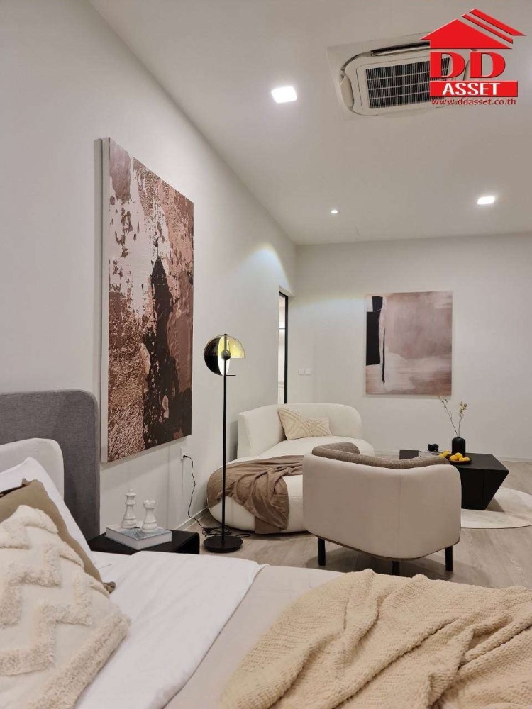 For RentHousePattanakan, Srinakarin : For Rent VIVE KRUNGTHEP KREETHA VIVE Krungthep Kreetha Code : H8119