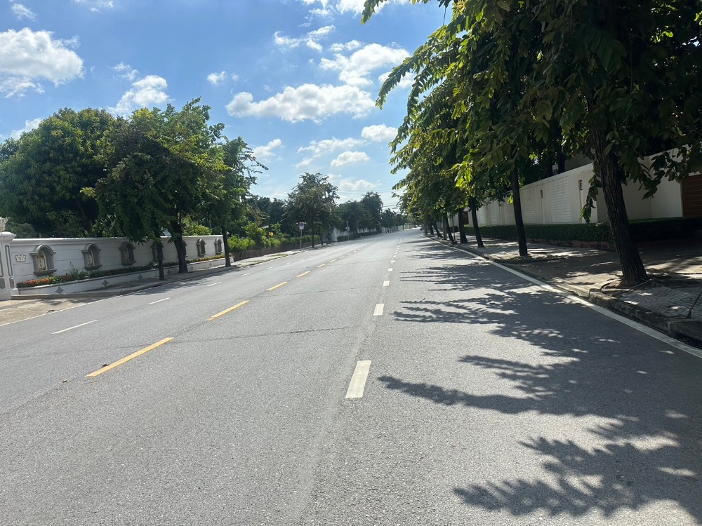 ขายที่ดินพัฒนาการ ศรีนครินทร์ : ขายที่ดินใกล้รถไฟฟ้า ใกล้ซีคอน ใกล้พาราไดซ์ เข้าซอยพาราไดศ์เพียง 500 เมตร