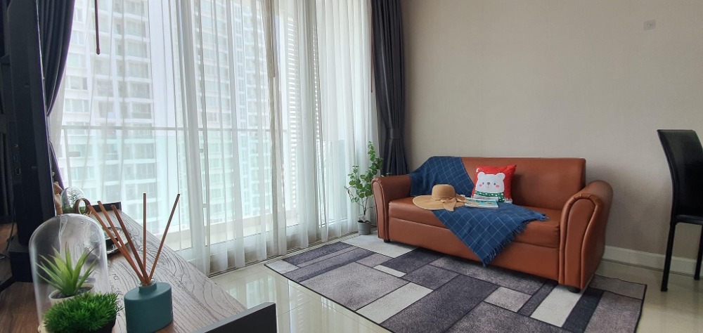 ให้เช่าคอนโดพระราม 9 เพชรบุรีตัดใหม่ RCA : ให้เช่า TC. Green พระราม 9 อาคาร D ชั้น 15 ขนาด 38 ตร.ม จำนวน 1 ห้องนอน 1 ห้องน้ำ วิวเมือง เฟอร์นิเจอร์และเครื่องใช้ไฟฟ้าครบ ราคา 17,000 บาท