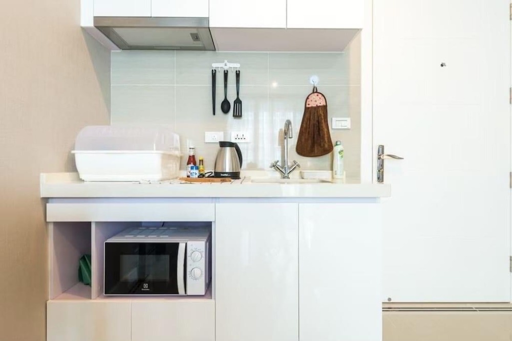 ให้เช่าคอนโดพระราม 9 เพชรบุรีตัดใหม่ RCA : ให้เช่า TC. Green พระราม 9 อาคาร D ชั้น 15 ขนาด 38 ตร.ม จำนวน 1 ห้องนอน 1 ห้องน้ำ วิวเมือง เฟอร์นิเจอร์และเครื่องใช้ไฟฟ้าครบ ราคา 17,000 บาท