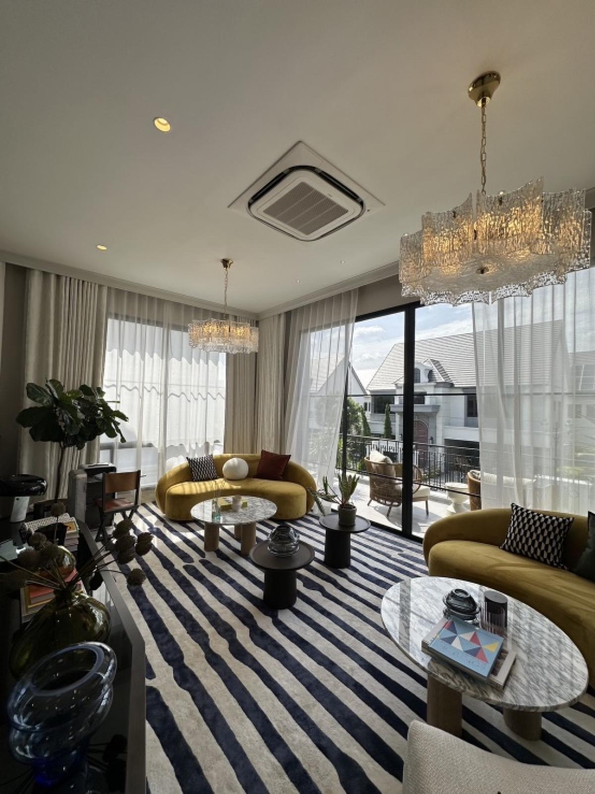 For SaleHouseKasetsart, Ratchayothin : House for sale Narasiri Phahonyothin Watcharapol | 378 Sq.m | 29,900,000 M. Contact 086-795-9997