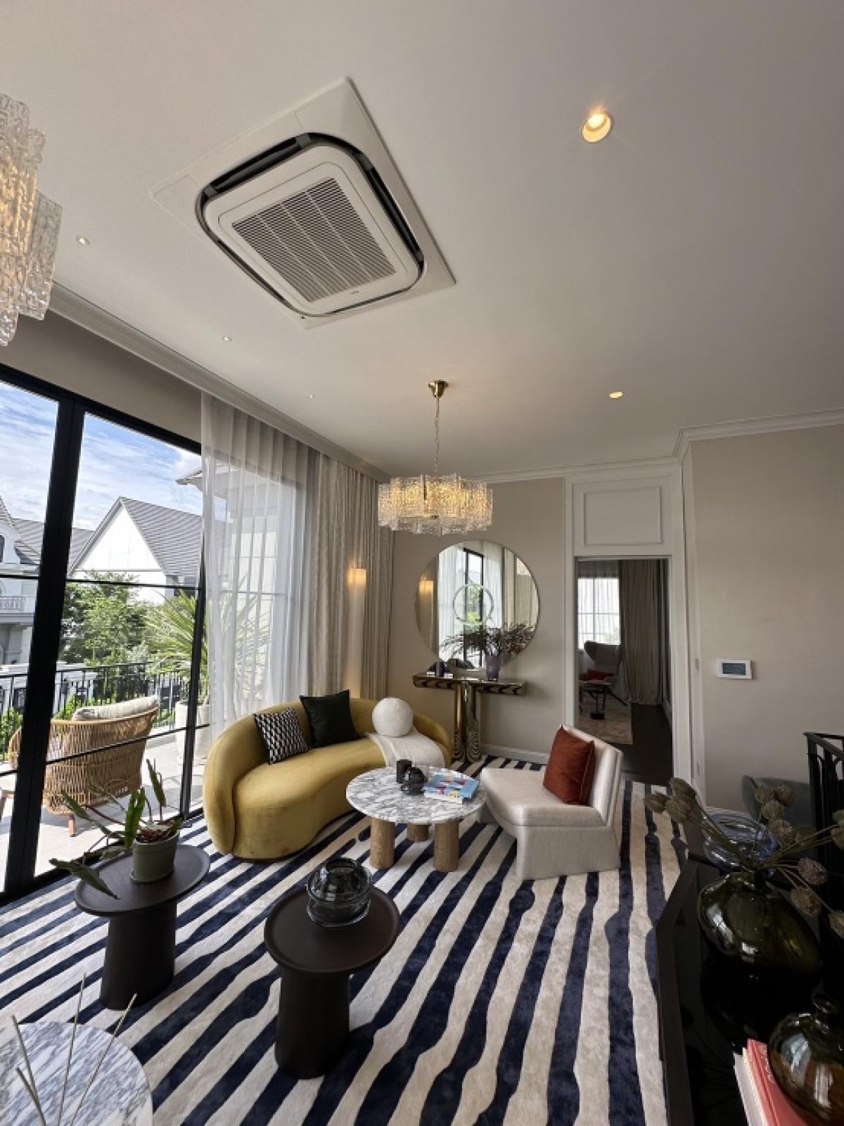 For SaleHouseKasetsart, Ratchayothin : House for sale Narasiri Phahonyothin Watcharapol | 378 Sq.m | 29,900,000 M. Contact 086-795-9997