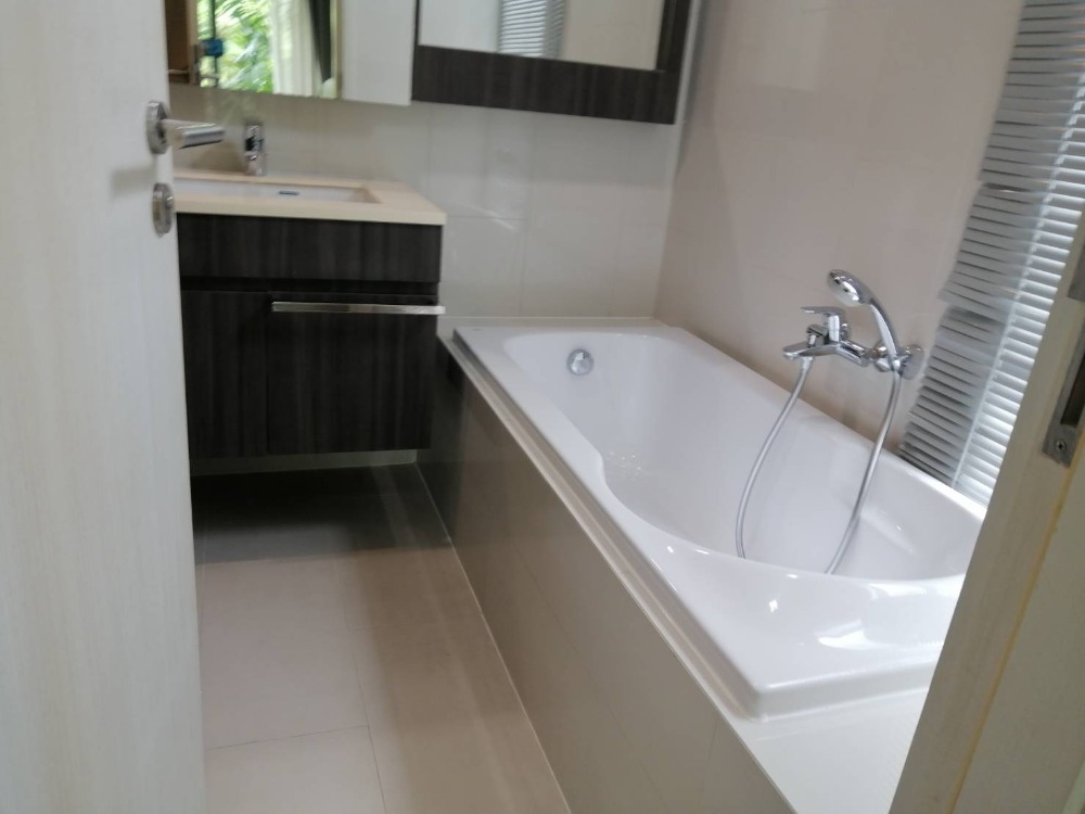 For RentCondoSukhumvit, Asoke, Thonglor : For rent condo Via sukhumvit 49 fully furnished (S15-22248)