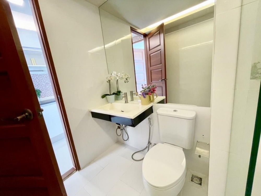 For SaleCondoRatchadapisek, Huaikwang, Suttisan : S-EMRD106 Condo for sale, Emerald Residence Ratchada, 4th floor, city view, 32 sq m, 1 bedroom, 1 bathroom, 2.59 million, 064-959-8900