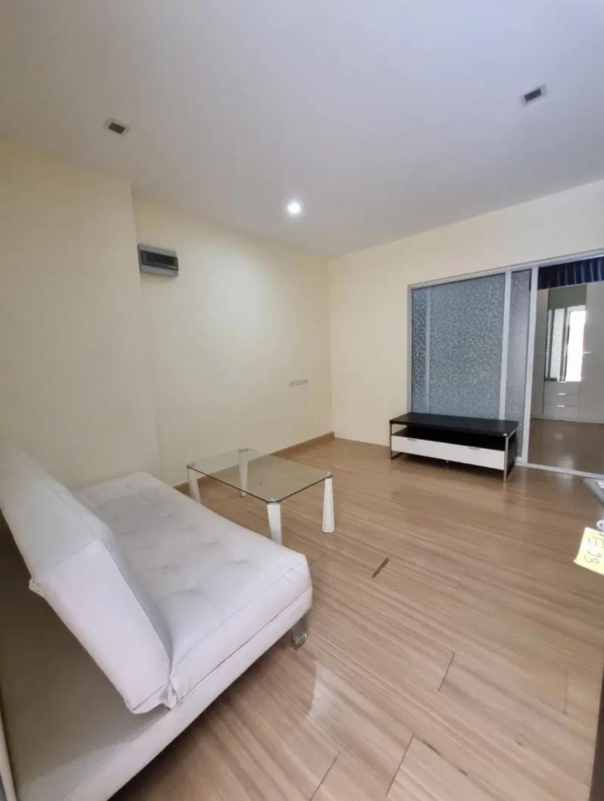 ให้เช่าคอนโดลาดพร้าว101 แฮปปี้แลนด์ : happy condo ชั้นสอง สภาพสวย เพียง9000- เท่านั้น 0928242499