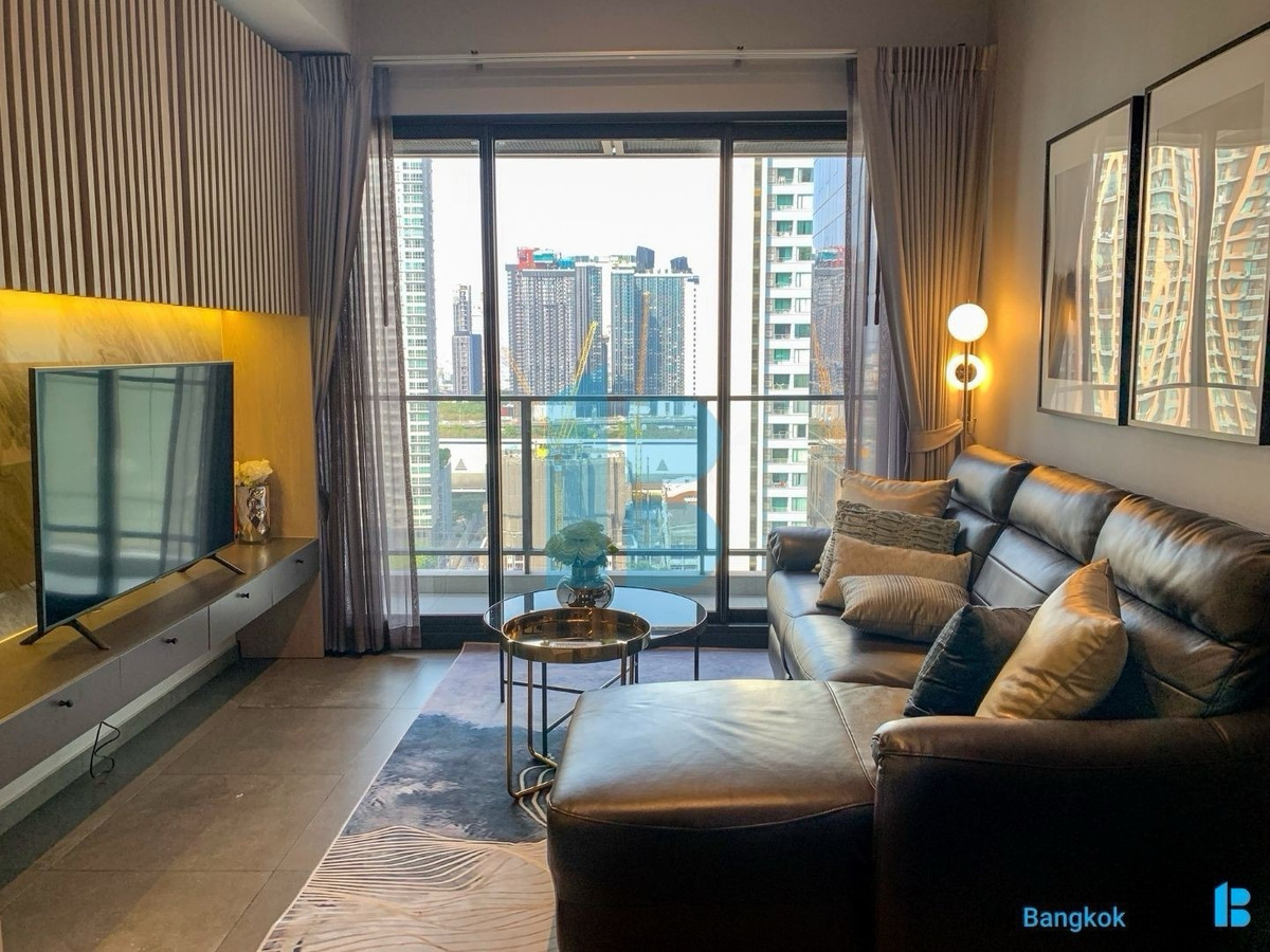 For RentCondoSukhumvit, Asoke, Thonglor : 🔥HOT DEAL 🔥Condo for rent in the heart of Asoke, Sukhumvit, convenient transportation, just a few minutes from the BTS, fully furnished, ready to move in immediately, make an appointment to see the room, negotiable price, minimum rental contract 1 year, i