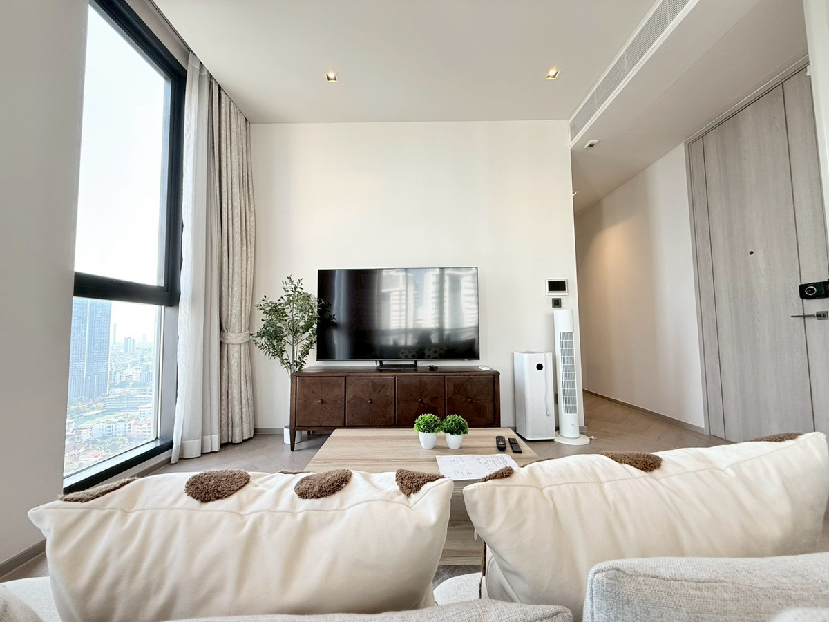 For RentCondoSathorn, Narathiwat : Luxury Fully furnished condo for rent in Soi Suan Plu 2 Bedrooms - Sathorn