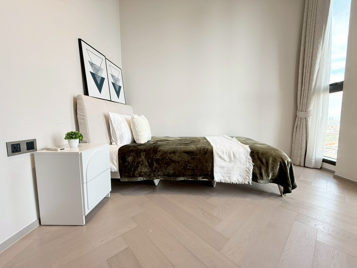 For RentCondoSathorn, Narathiwat : Luxury Fully furnished condo for rent in Soi Suan Plu 2 Bedrooms - Sathorn