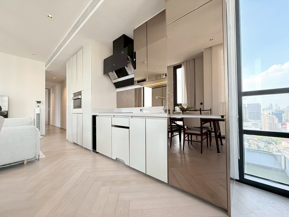 For RentCondoSathorn, Narathiwat : Luxury Fully furnished condo for rent in Soi Suan Plu 2 Bedrooms - Sathorn