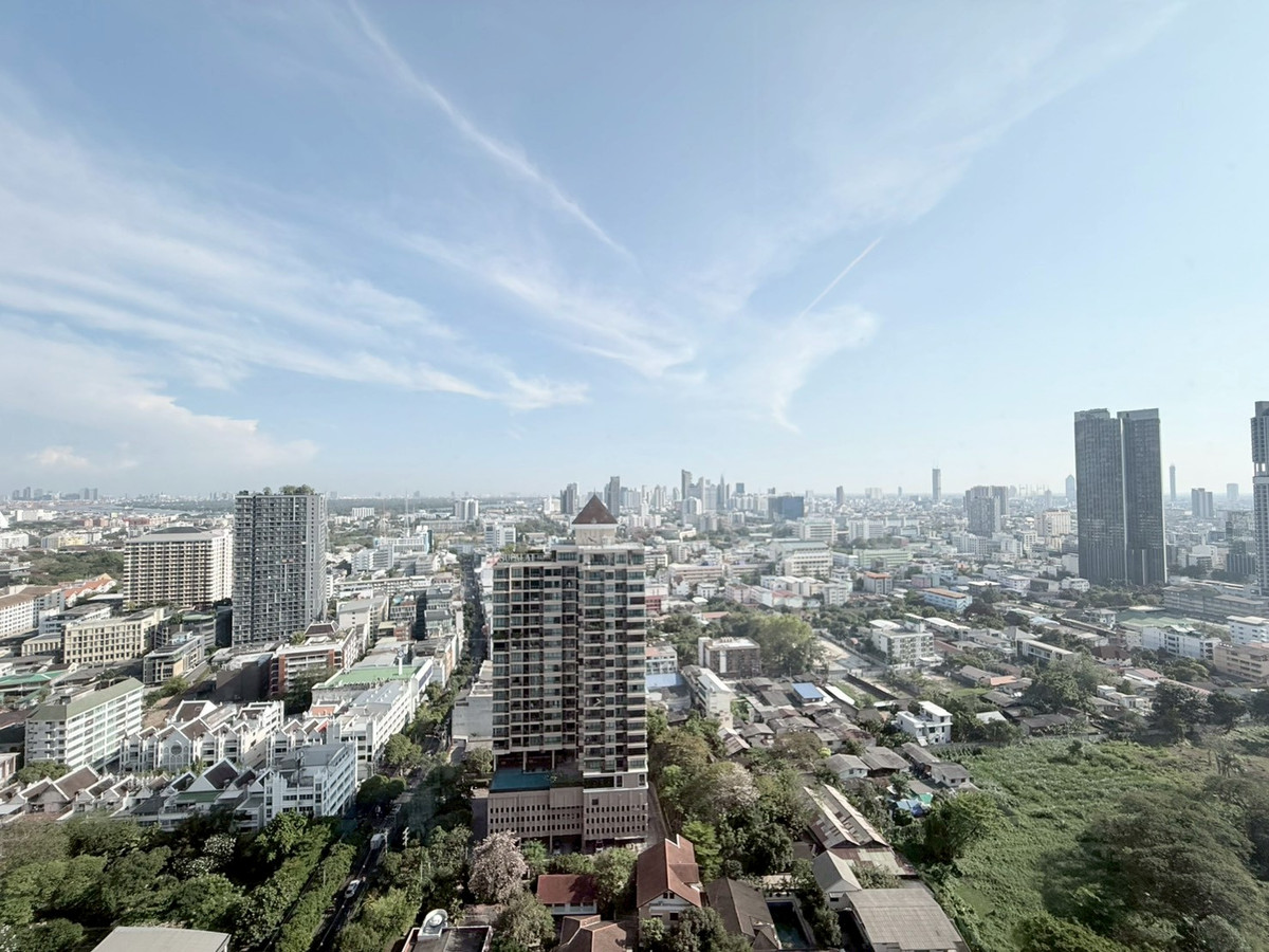 For RentCondoSathorn, Narathiwat : Luxury Fully furnished condo for rent in Soi Suan Plu 2 Bedrooms - Sathorn